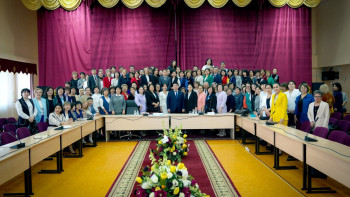 Фотография к новости: Оқу-ағарту министрі Астананың мұғалімдерімен кездесті