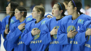 Фотография к новости: Хоккейден ӘЧ: Қазақстан қыздар құрамасы тағы да есе жіберді