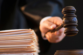 Фотография к новости: Алматыда желілік полиция бөлімінің экс-бастығы сотталды