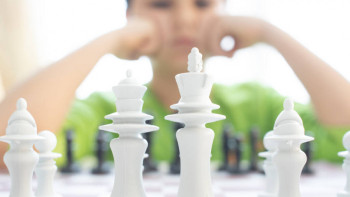 Фотография к новости: Шахмат ойнап үйренген мың оқушының білімі артқан