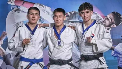 Еліміз Парижде джиу-джитсудан екі алтын алды