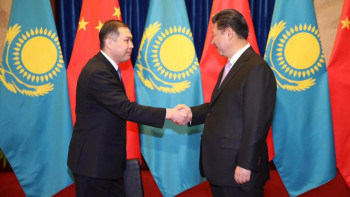 Фотография к новости: Қазақстан Елшісі Қытай Төрағасына сенім грамотасын тапсырды