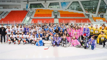 Фотография к новости: Астанада қыздар арасындағы шайбалы хоккейден ел чемпионаты өтті