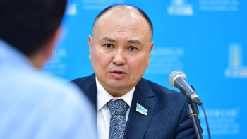 Фотография к новости: Үкіметтің халықпен жұмыс істеу тәсілдері көңіл көншітпейді - Саиров