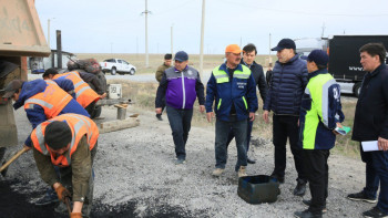 Фотография к новости: Тоғжанов «Ақтөбе-Қарабұтақ» автожолындағы жөндеу жұмыстарын сапалы жүргізуді тапсырды