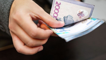 Фотография к новости: Бір несиені жабу үшін екіншісін алады. Елімізде онлайн кредитке тыйым салынады