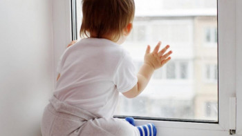 Фотография к новости: Қостанайда көпқабатты үйдің терезесінен бала құлады