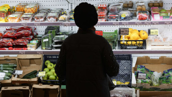 Фотография к новости: Депутат: Дүкенге баруға қорқасың. Пияз – 350 теңге, жұмыртқа – 600 теңге