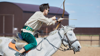 Фотография к новости: Атырауда садақ атудан турнир басталды