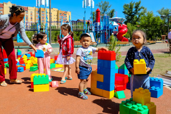 Фотография к новости: 1,5 жасқа дейінгі бала күтімімен отырған аналарға 7,9 млрд теңге төленді