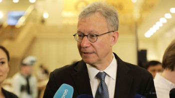 Фотография к новости: «Әрине, сөзсіз дайын». АҚШ елшісі қазақтілді контент келешегі туралы айтты