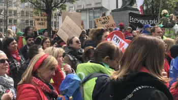 Фотография к новости: Бельгияда мектеп мұғалімдері шеруге шықты