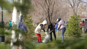 Фотография к новости: Павлодарда 65 мыңға жуық адам сенбілікке шықты