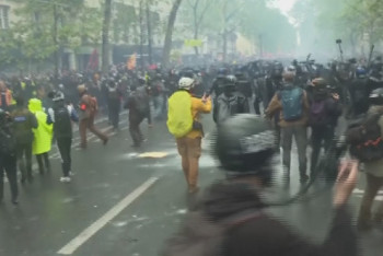 Фотография к новости: Франциядағы ереуіл қақтығысқа ұласты