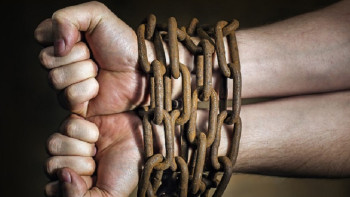 Фотография к новости: Адам басына 6 млн теңгеден сұраған. Шетелде құлдыққа түскен азаматтан бір апта бойы хабар жоқ