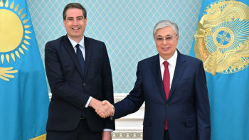 Фотография к новости: Тоқаев Қазақстан-Франция үкіметаралық комиссиясының тең төрағасы Оливье Бештті қабылдады