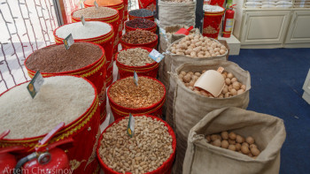 Фотография к новости: Елімізге азық-түлік тауарларының 56 пайызы шеттен келеді