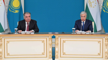 Фотография к новости: Қасым-Жомарт Тоқаев пен Эмомали Рахмон бірлескен мәлімдеме жасады