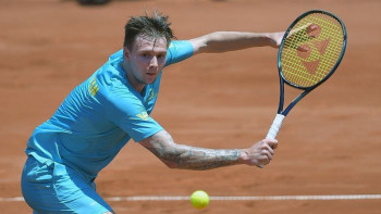 Фотография к новости: Александр Бублик Франциядағы ірі турнирдің ширек финалына жолдама алды