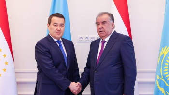 Фотография к новости: Эмомали Рахмон: Қазақстанмен ешбір шектеусіз барлық салада ынтымақтасуға дайынбыз