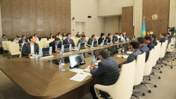 Фотография к новости: «Жайлы мектеп»: Тоғжанов  жобаны тұрақты бақылауда ұстауды тапсырды