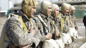 Фотография к новости: Десанттық шабуылдаушы әскери бөлімінде...