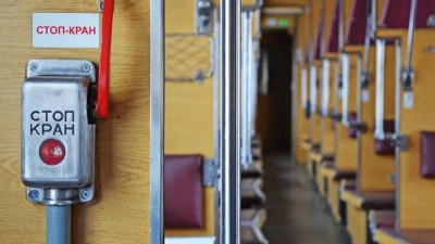 Атырауда мас жолаушының кесірінен пойыз тоқтап қалды