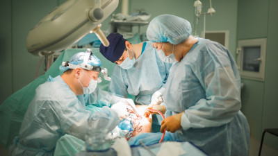 ШҚО кардиохирургтары жүрек қақпақшасын кеспейтін операция жасады