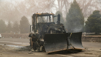 Фотография к новости: Алматыда заңсыз салынған тағы бір нысан бұзылды