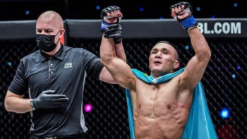 Фотография к новости: ММА. Қайрат Ахметов АҚШ-та жеңіске жетті