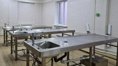 Мәйітхана қызметкері халықтан заңсыз 100 мың теңге алып келген