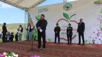 Фотография к новости: Сиверс алмасының гүлденуіне арналған этно фестивалі өтті