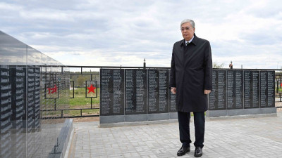 Президент  Ұлы Отан соғысы жылдарында қаза тапқан жауынгерлердің рухына құран бағыштады