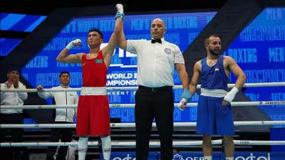 Бокстан ӘЧ: Махмұд Сабырхан алғашқы жеңісіне қол жеткізді