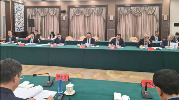 Фотография к новости: Қарашөкеев ел экономикасына инвестиция салудың артықшылықтары туралы айтты