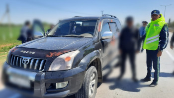 Фотография к новости: Жамбылдық полицейлер ұрланған көлікті тапты