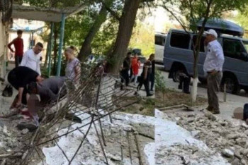 Фотография к новости: Полиция Ақтаудағы үй кіреберісіндегі адам өліміне қатысты түсініктеме берді