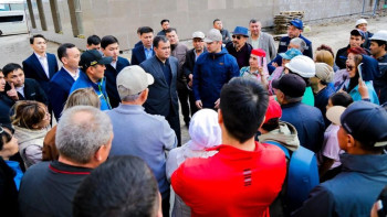 Фотография к новости: Жеңіс Қасымбек үлескерлермен кездесті