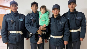 Фотография к новости: Ұландықтар жоғалған қызды ата-анасымен қауыштырды