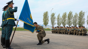 Фотография к новости: Әскери борышын өтеген жүзден астам сарбаз Жауынгерлік тумен қоштасты