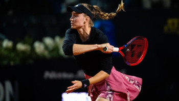 Фотография к новости: Рыбакина Римдегі турнирдің үшінші айналымына шықты