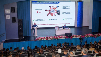 Фотография к новости: Ішкі істер министрі Қарағанды облысының тұрғындарымен кездесті