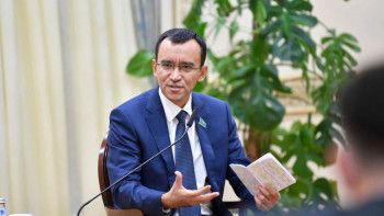 Фотография к новости: Мәулен Әшімбаев: Талдау мектебінде жас мамандарға керек дәрістер болды