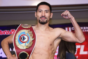 Жәнібек Әлімханұлы қарсыласын нокаутқа жіберді