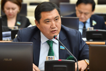 Бақытжан Базарбек: 30 жылда ауылдағы жерлер қолды болып кетті