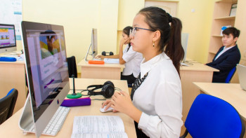 Фотография к новости: Маңғыстауда 6 мыңға жуық оқушы ҰБТ тапсырады