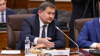 Фотография к новости: Конкурс көп, жалақы аз: Министр жастардың ғылымды таңдамау себебін айтты