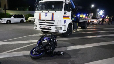 Алматыда мотоциклмен соқтығысқан самокат жүргізушісі мерт болды