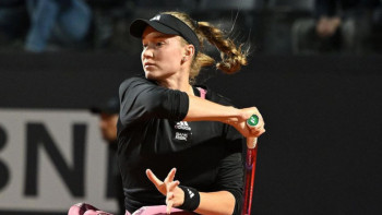 Фотография к новости: Рыбакина Римде әлемнің 1-ракеткасын жеңіп, жартылай финалға шықты