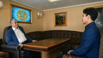 Фотография к новости: Димаш Құдайберген Президентпен ұшақта түскен фотоны жариялады